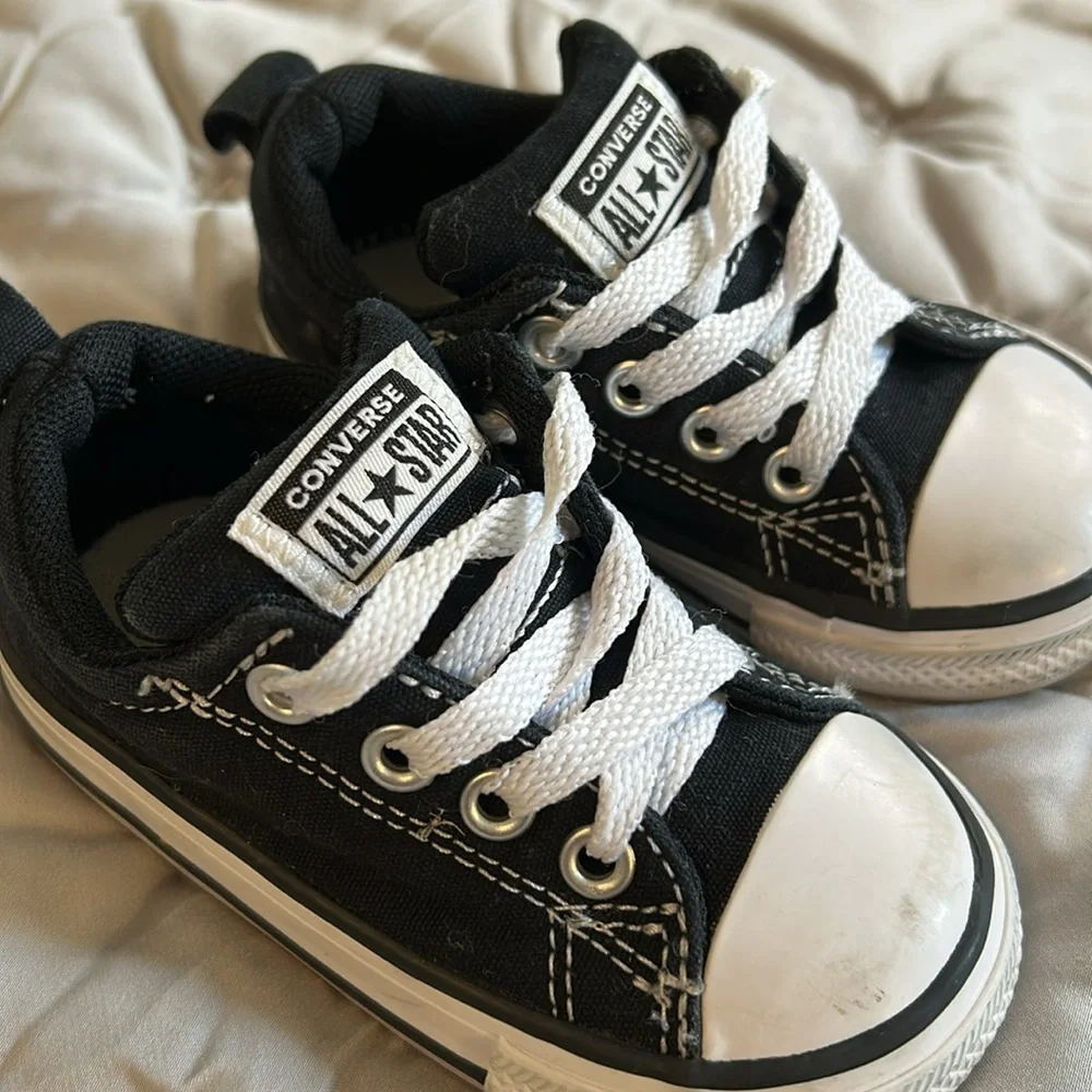 3 for 30$ Converse Black and White Low-Top Sneakers